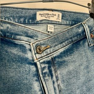 Abercrombie Curve Love High Rise Super Skinny Ankle Jean. NWT. 35/20 R.